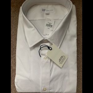 Men’s long sleeved dress shirt